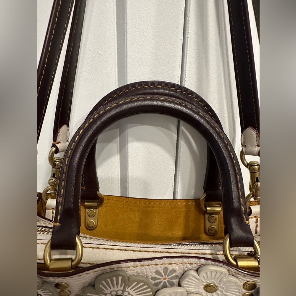 COACH 1941 Tea Rose Applique Rogue Bag - Picture 14 of 16